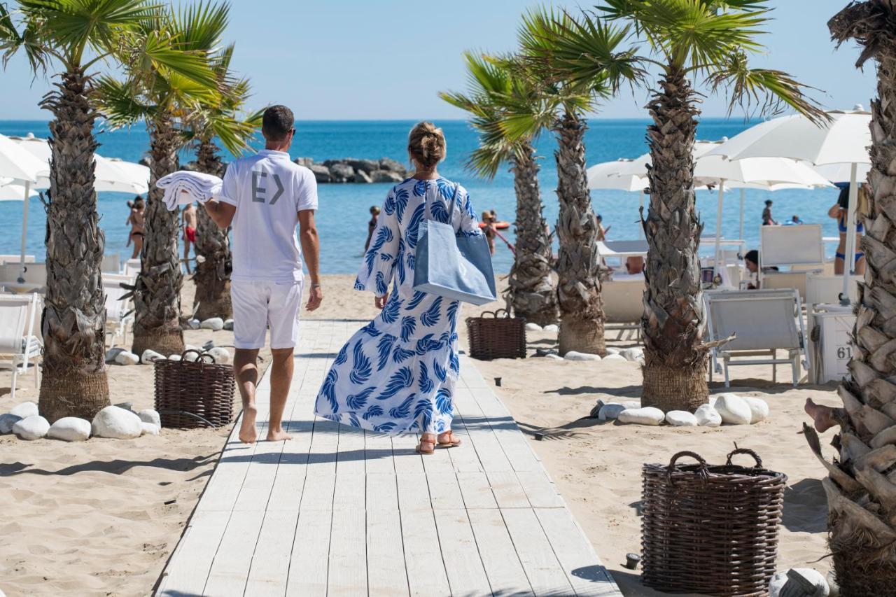 Excelsior Hotel, Spa & Lido Песаро Екстериор снимка