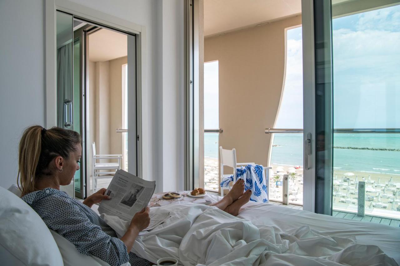 Excelsior Hotel, Spa & Lido Песаро Екстериор снимка