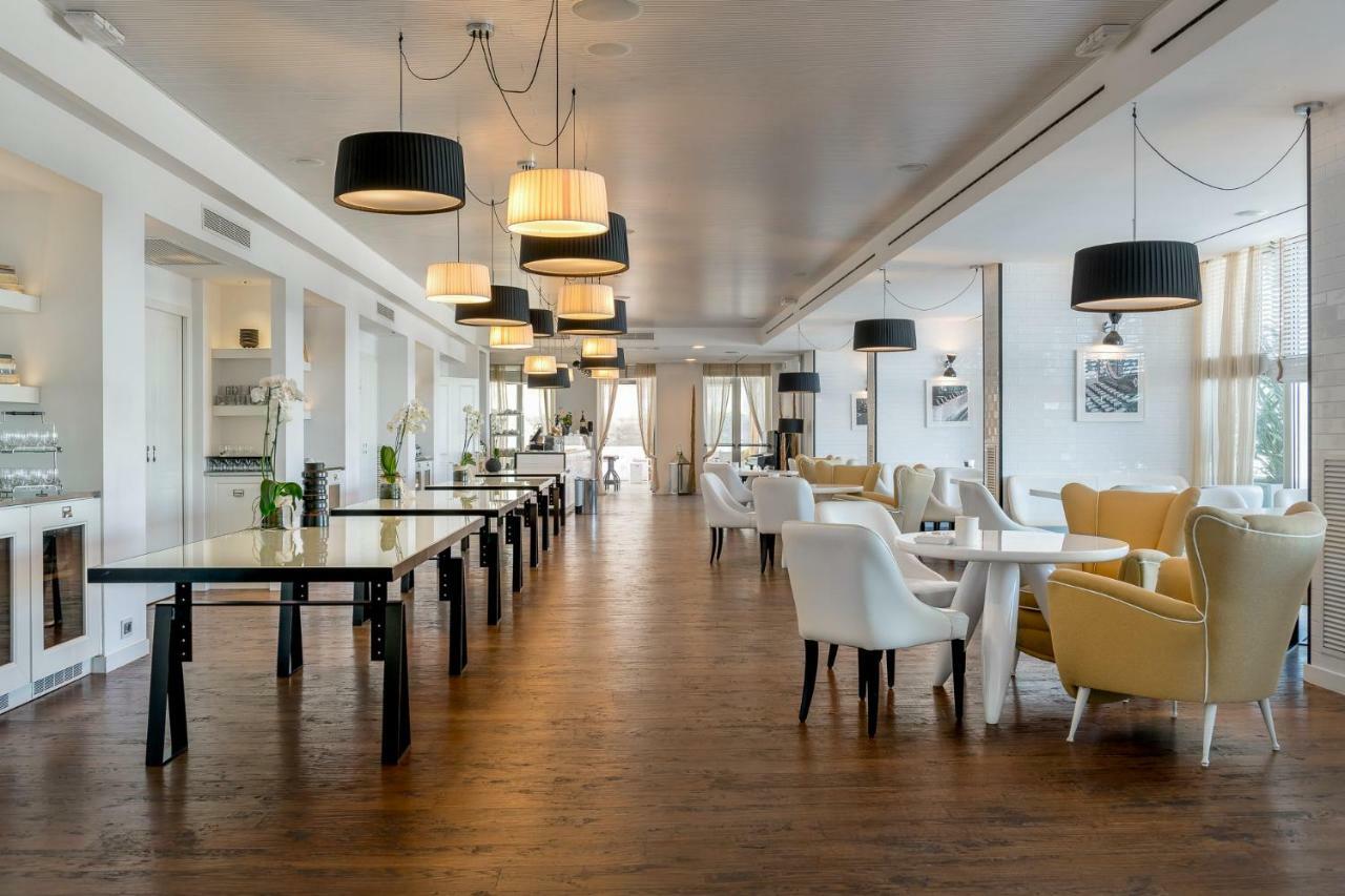 Excelsior Hotel, Spa & Lido Песаро Екстериор снимка