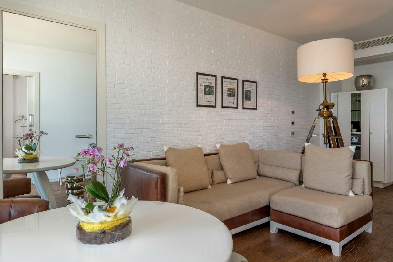 Excelsior Hotel, Spa & Lido Песаро Екстериор снимка