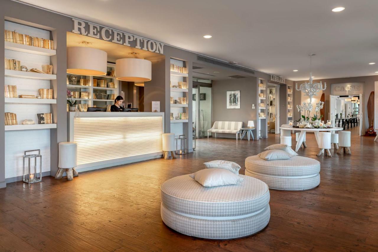 Excelsior Hotel, Spa & Lido Песаро Екстериор снимка